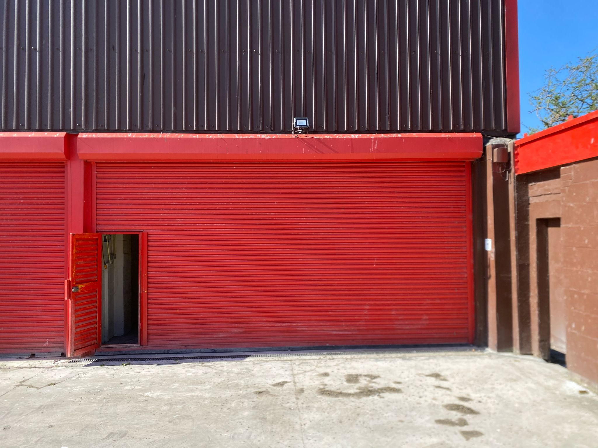 Industrial Unit To Let, Rhyl